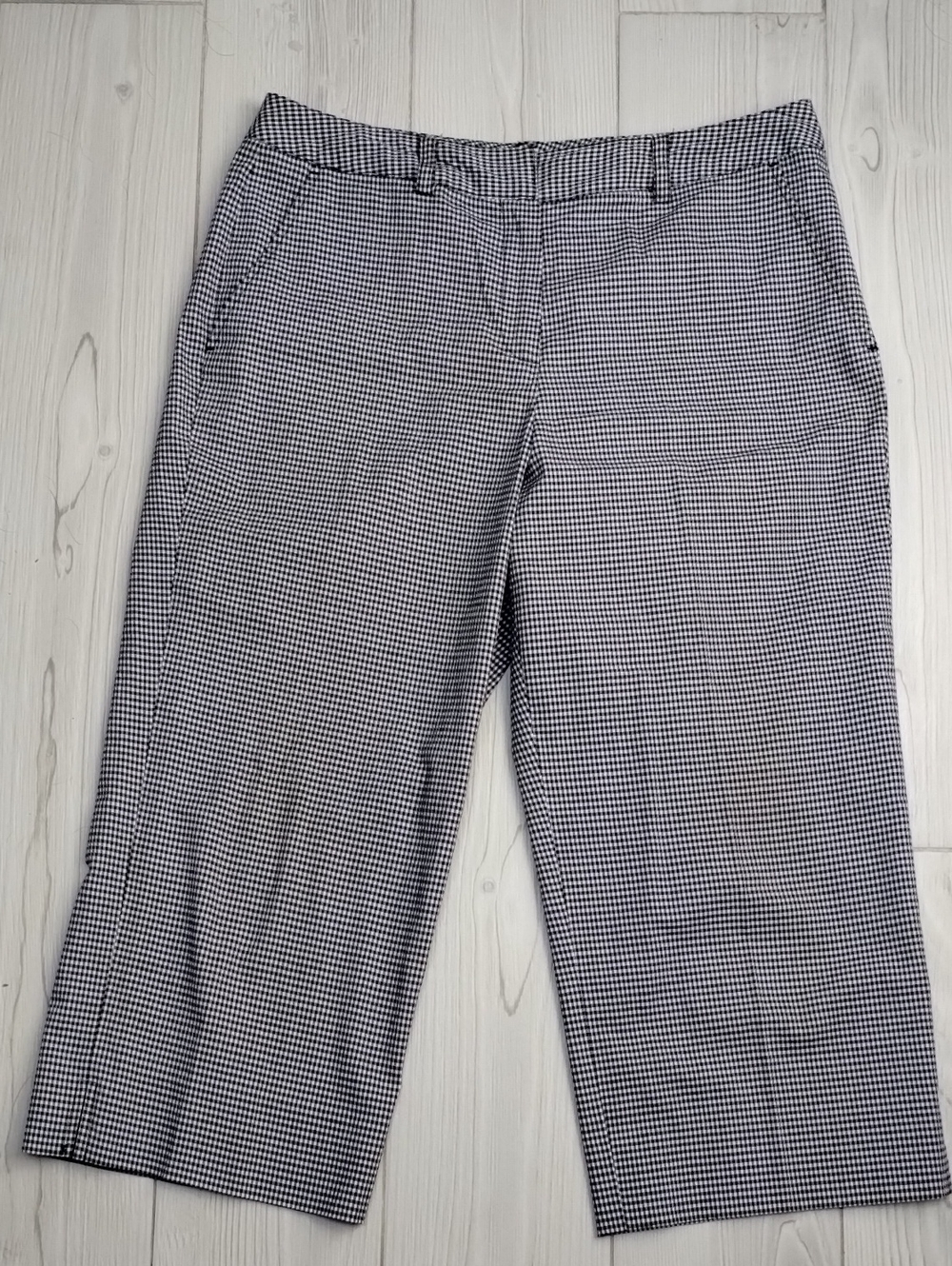 Black & White Gingham Petite Stretch Capri Pants Size 10P